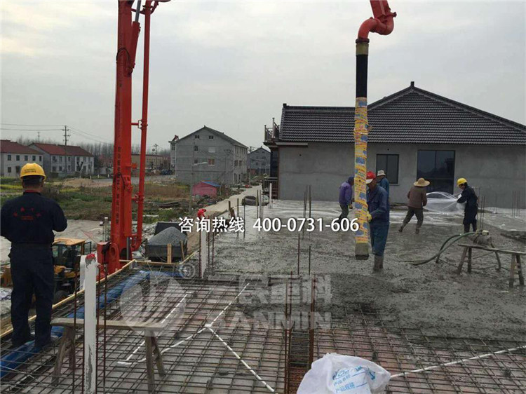 小型混凝土泵車(chē) 小型混凝土泵車(chē)